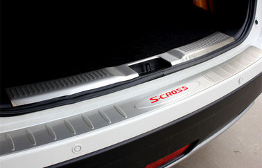 Porcellana L'S-incrocio 2014 di Suzuki ha illuminato i piatti del davanzale della porta, protettore del davanzale della porta di automobile del piatto d'argento fornitore