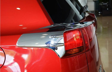 Porcellana Coperture della luce della coda dell'automobile del cromo, contorno 2013/2014 del faro posteriore di Toyota RAV4 fornitore