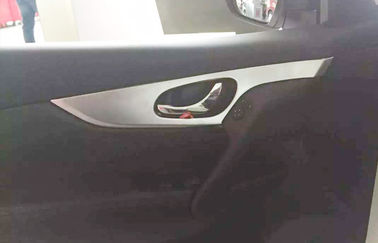 Un buon prezzo. Nissan Nuovo Qashqai Interni, parti di rivestimento, porta laterale, manico interno in linea