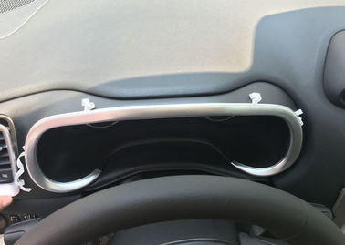 Un buon prezzo. Modellazione del cruscotto e modellazione dell'aria per modellare l'interno dell'auto per JEEP Renegade 2016 2017 in linea