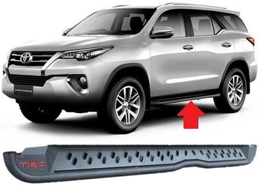 Un buon prezzo. Toyota Fortuner 2016 2018 Barre di passo laterali in acciaio TRD Stile Parti di ricambio in linea